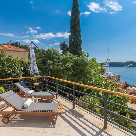 Holiday House Seafront Omišalj